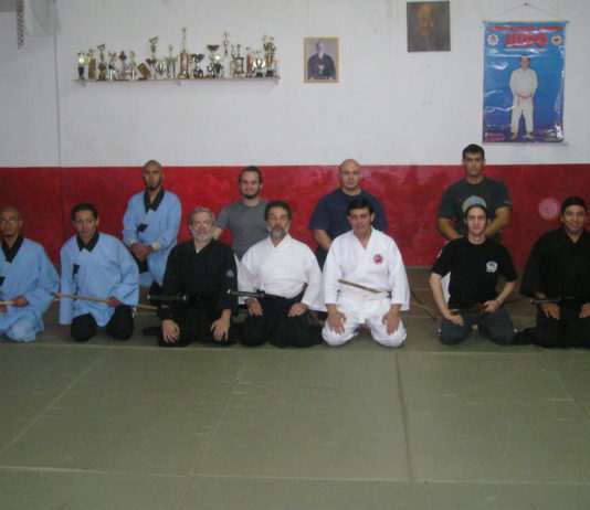 Clase abierta de iaijutsu en la ciudad de Posadas Misiones.